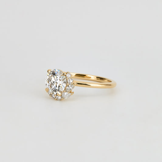 1.24 CT Round Shaped Cluster Moissanite Engagement Ring