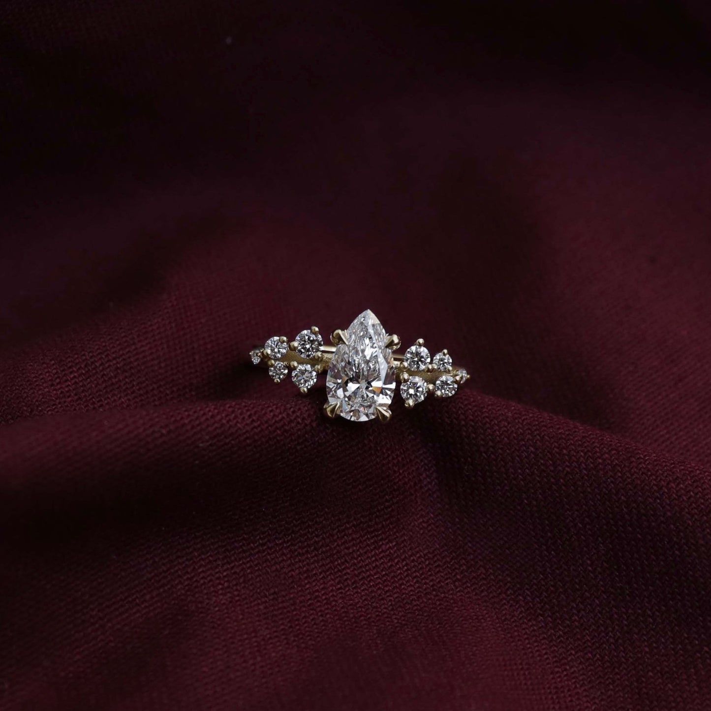 Stunning 1.0-2.0 CT Pear Moissanite Engagement Ring with Cluster Design