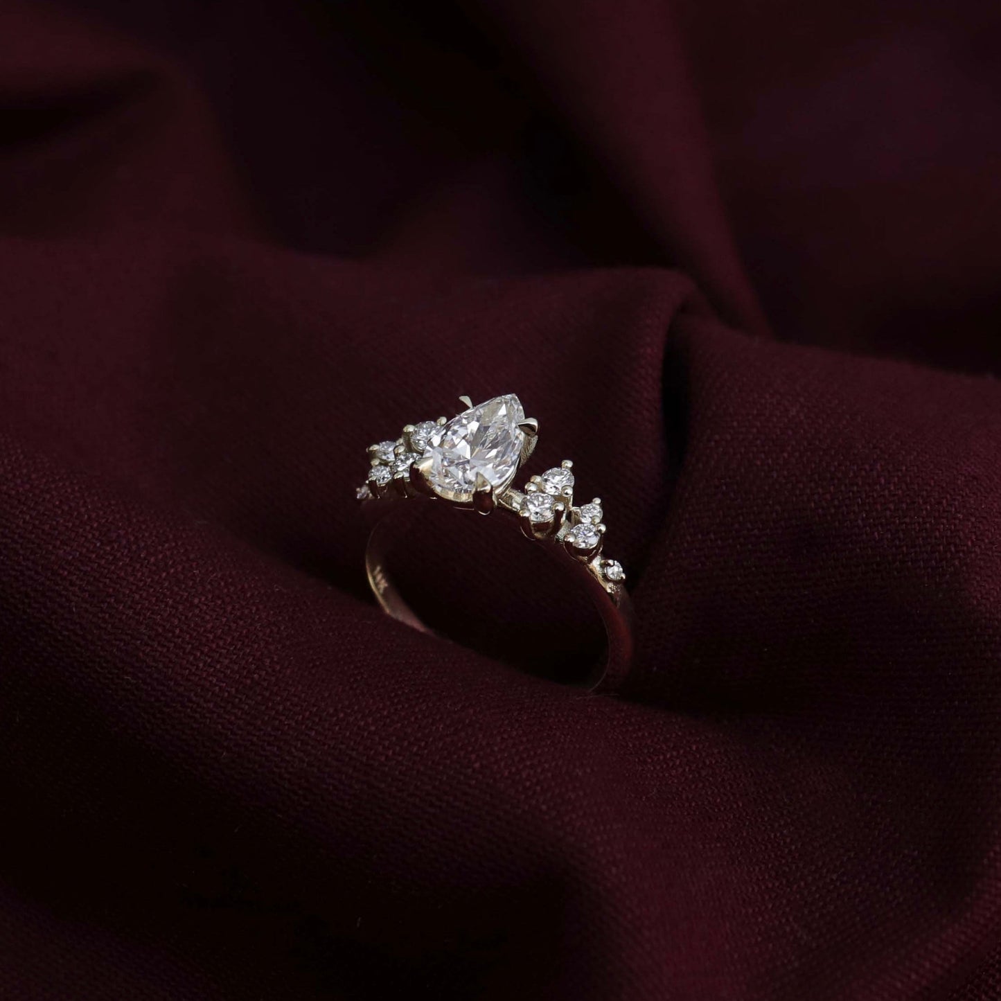 Stunning 1.0-2.0 CT Pear Moissanite Engagement Ring with Cluster Design