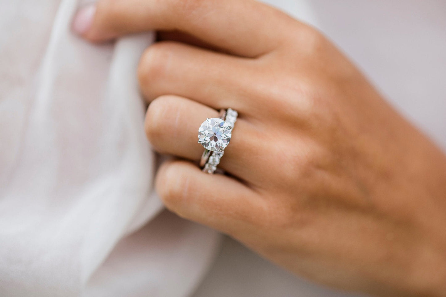 3.0 CT Round Solitaire Moissanite Engagement Ring 8