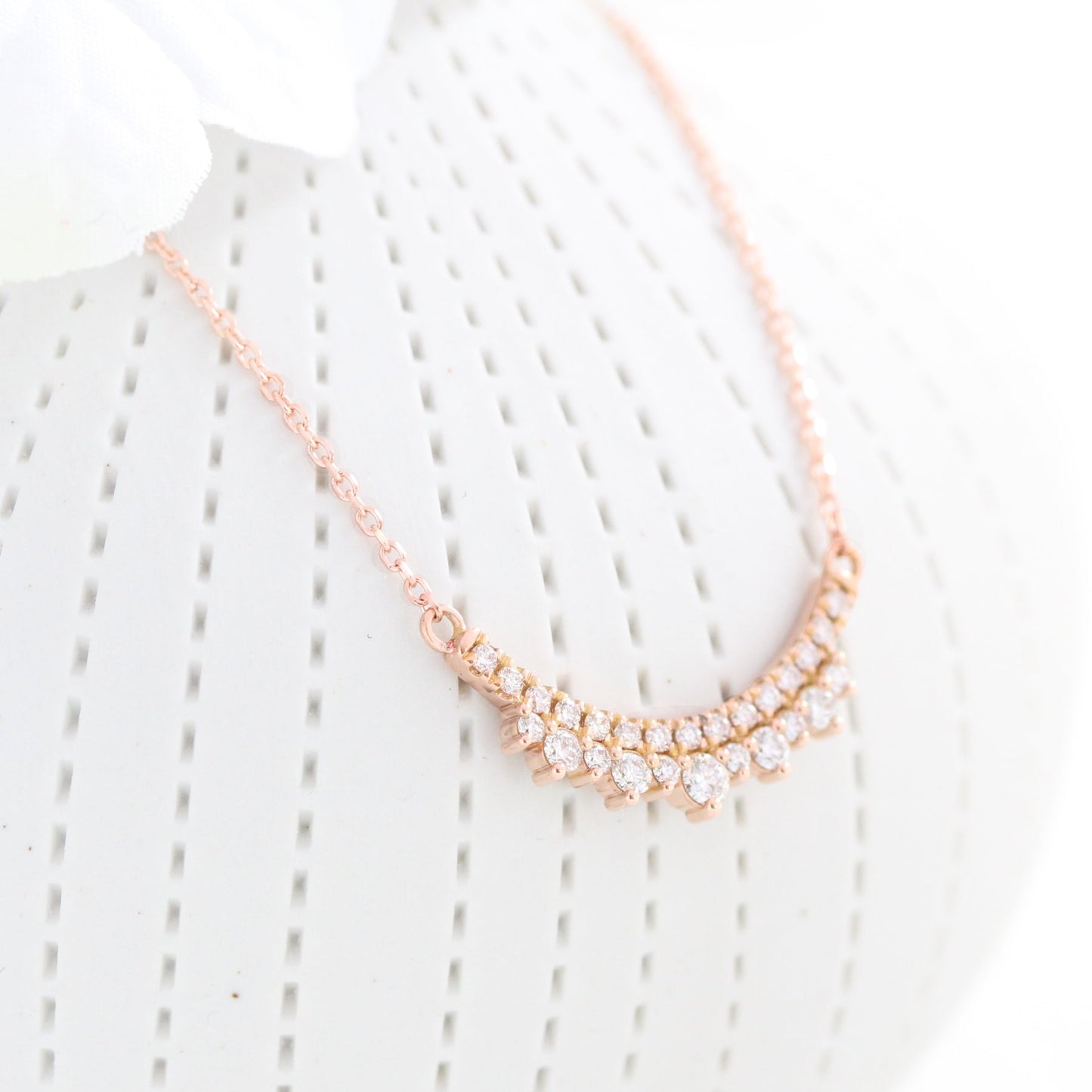 0.35 CT Crowned Round Moissanite Diamond Necklace in Solid Gold
