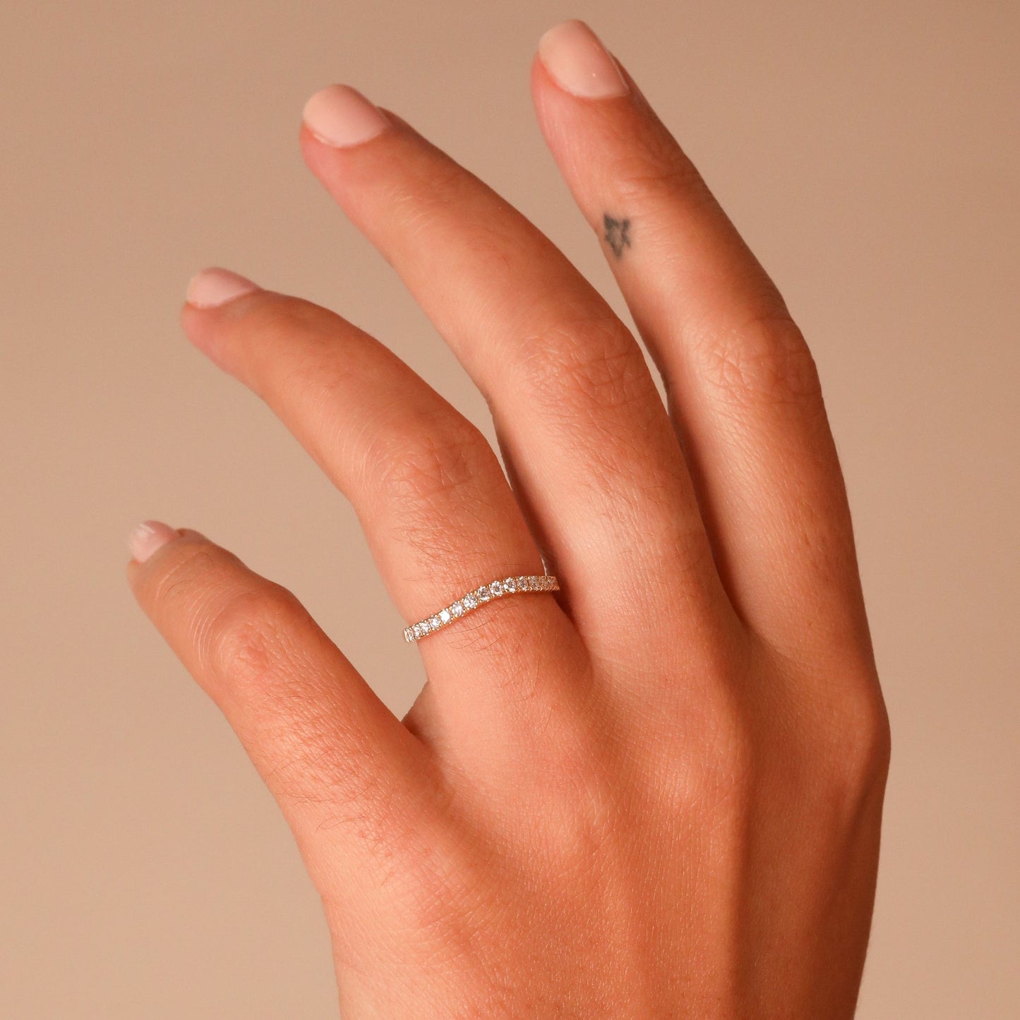 0.33 TCW Round Shaped Curved Moissanite Wedding Band