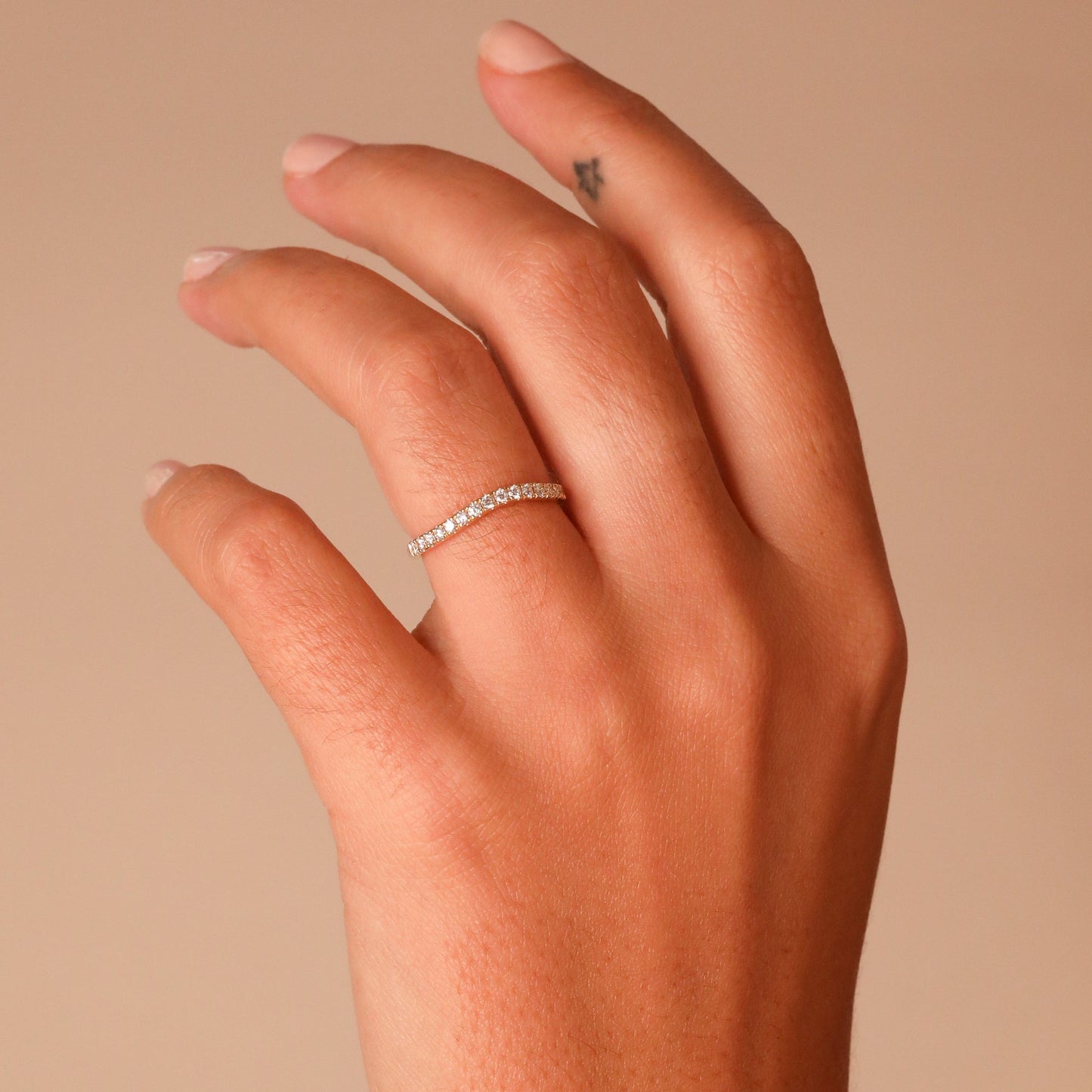 0.33 TCW Round Shaped Curved Moissanite Wedding Band