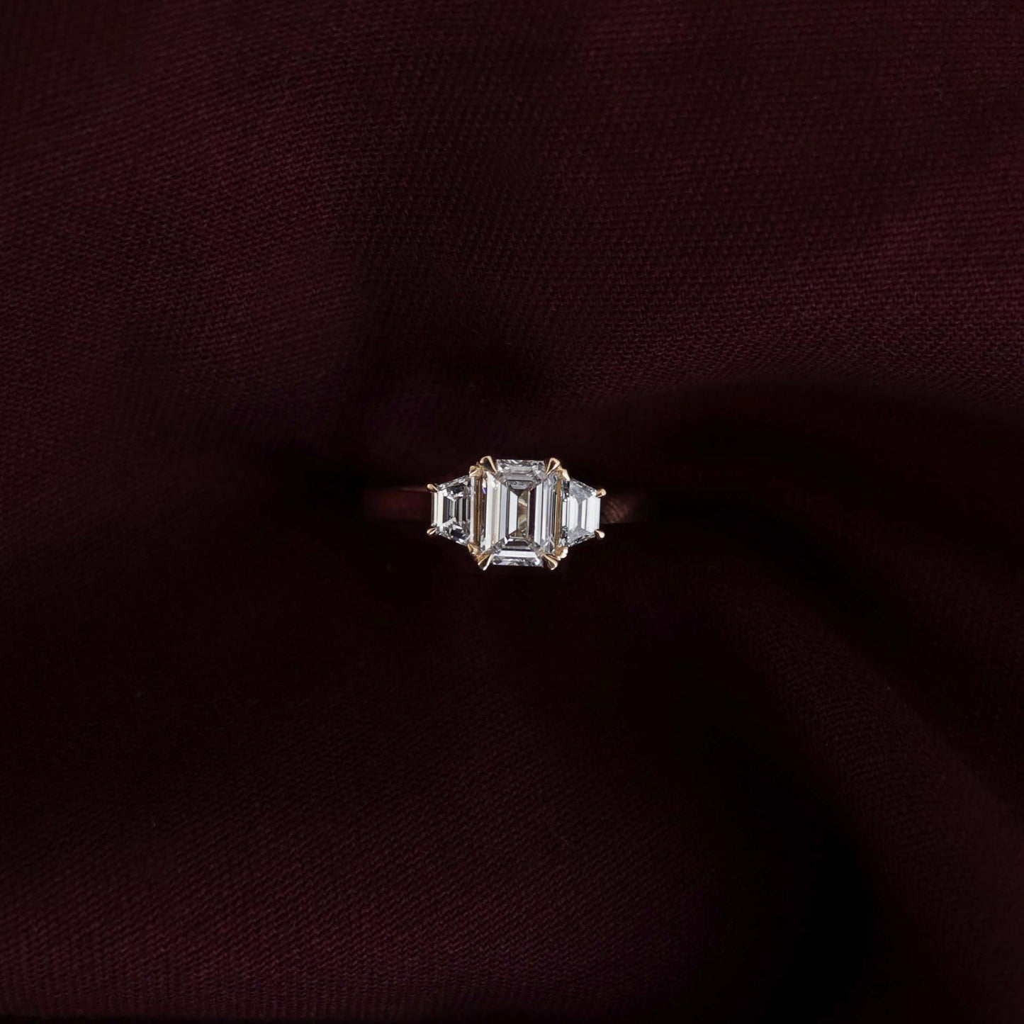 Stunning 1.0-2.0 CT Emerald Moissanite Engagement Ring with Three Stone Design