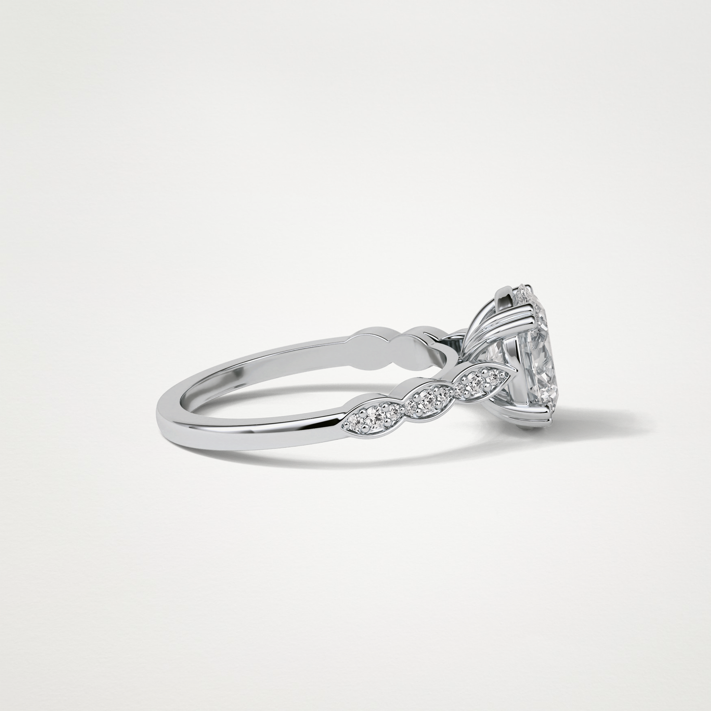 Oval Milgrain Moissanite Engagement Ring – 1.91 CT Lab-Created Brilliance in 10K/14K/18K Gold