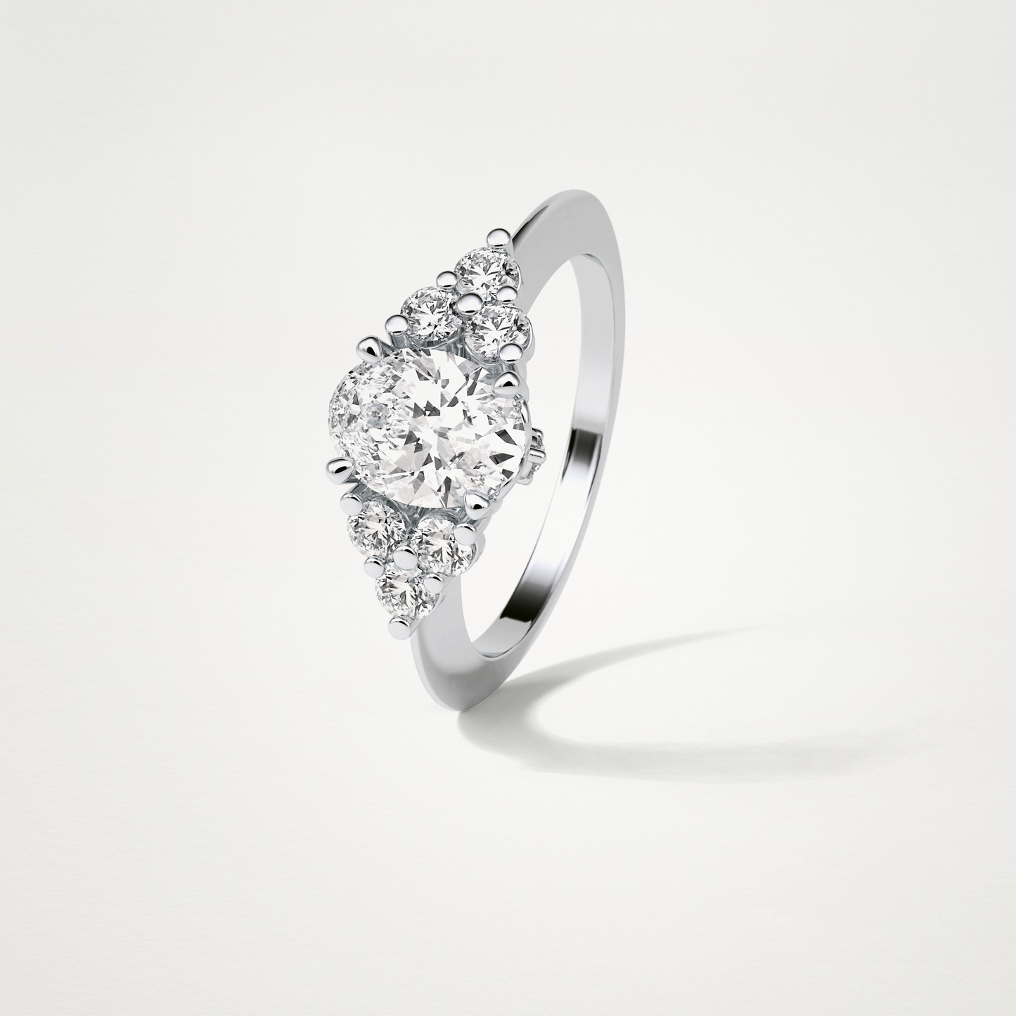 Oval Cluster Engagement Ring – 1.33 CT Lab-Created Brilliance in 10K/14K/18K Gold