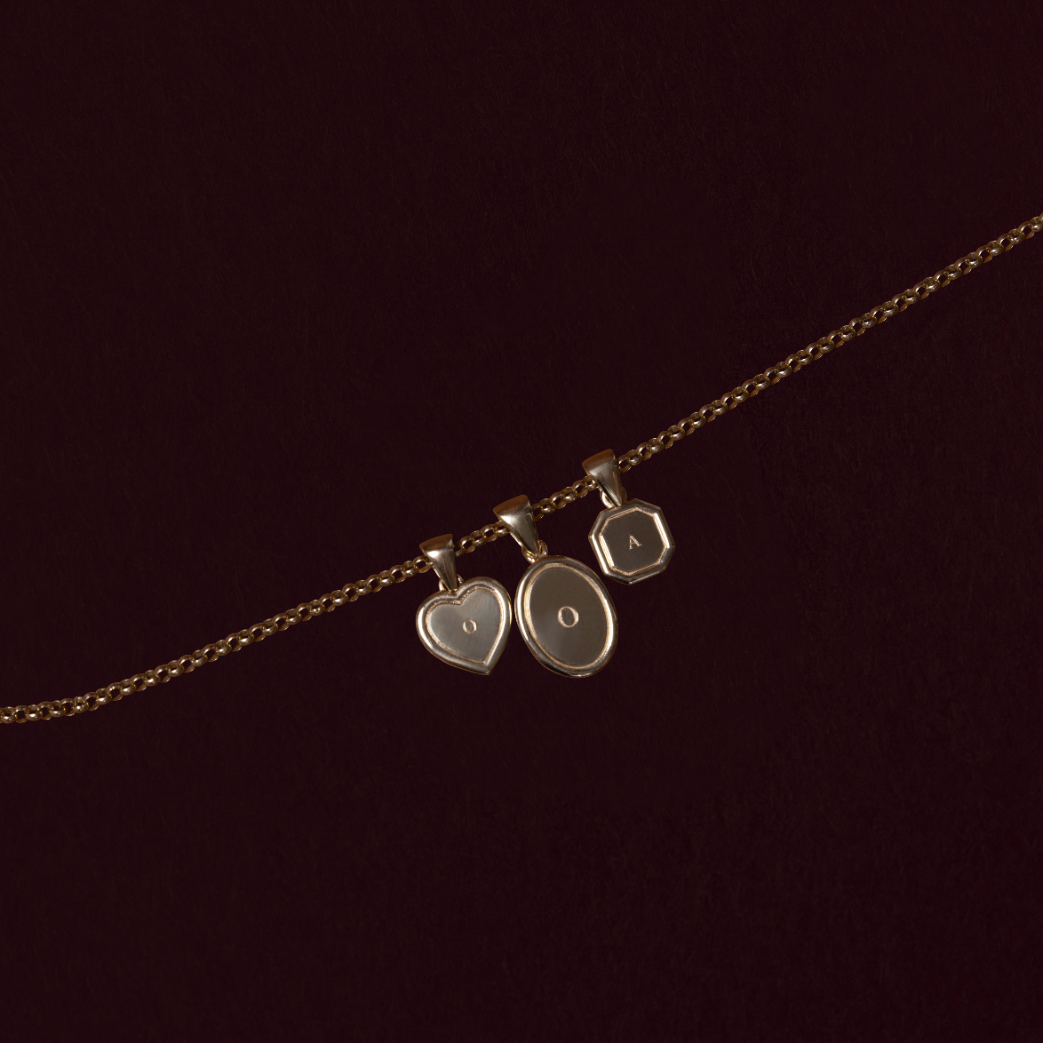 Oval Shape Letter Pendant Necklace in Solid Gold