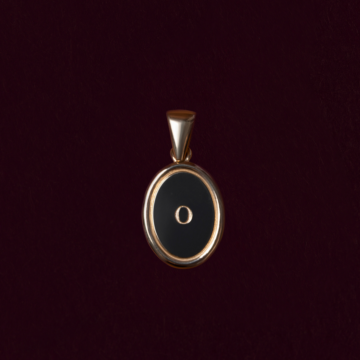Oval Shape Letter Pendant Necklace in Solid Gold