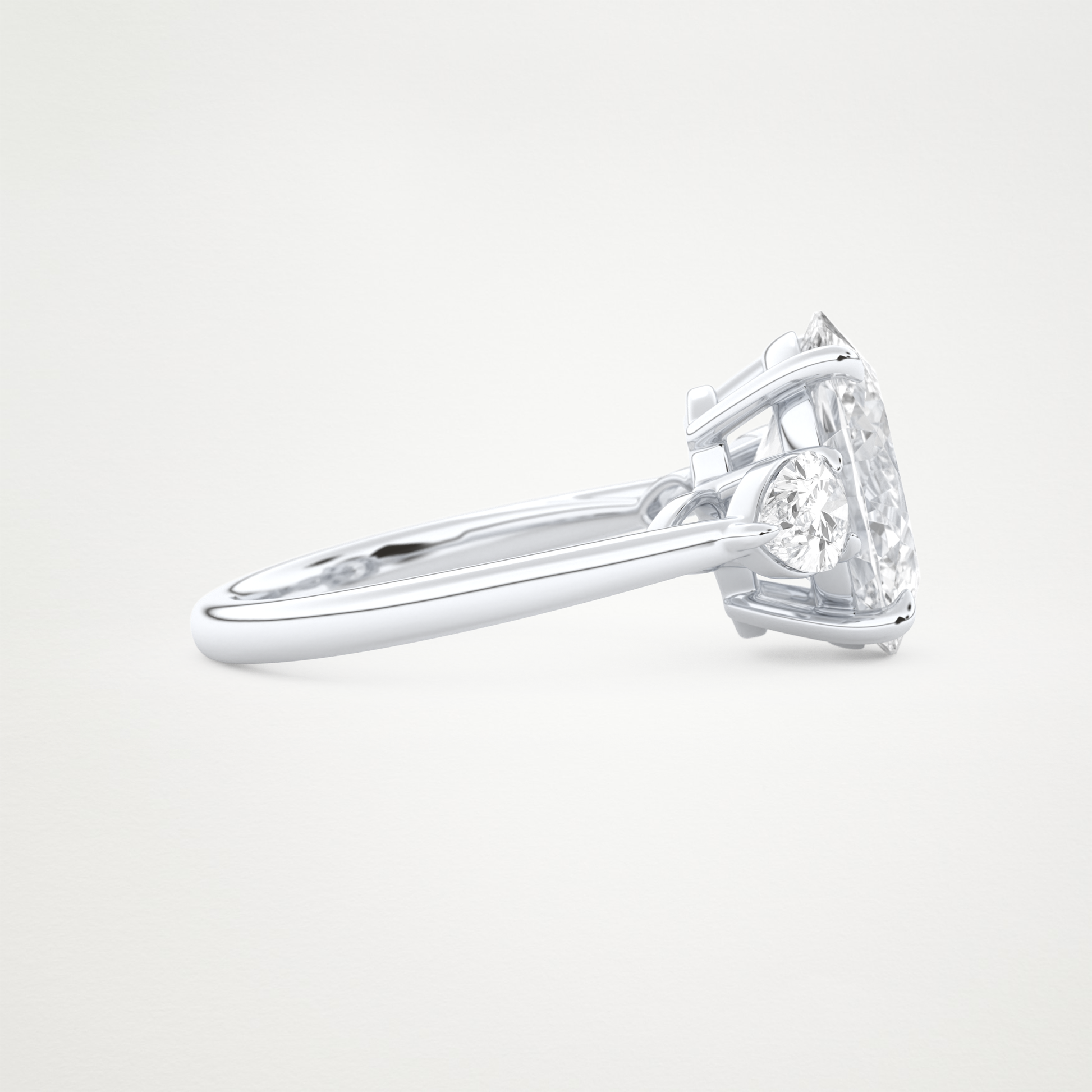 4.30 CT Moissanite Oval Ring – Inspired by Winnie Harlow 2