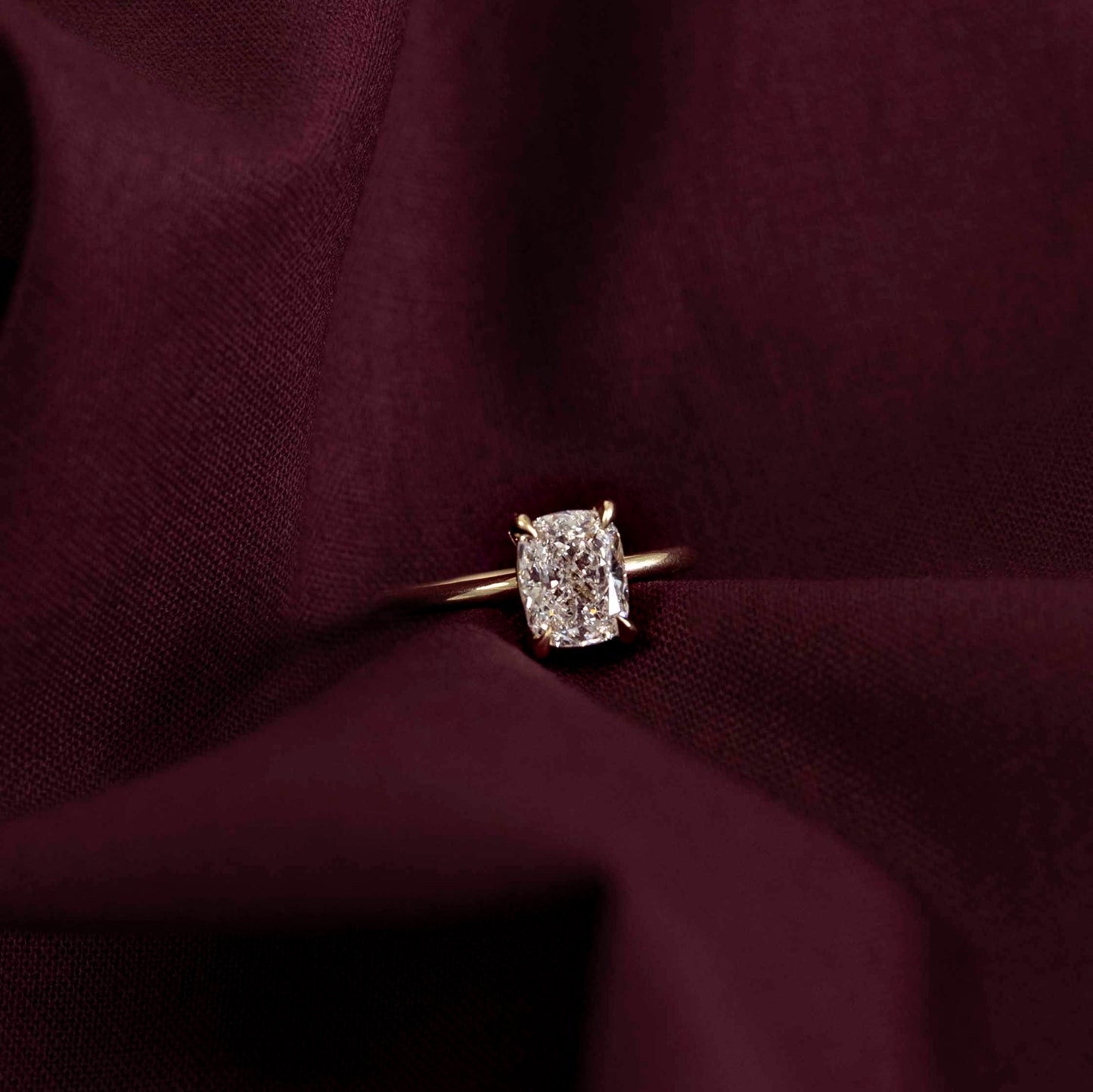 Stunning 1.5-2.5 CT Elongated Cushion Moissanite Engagement Ring with Solitaire Design