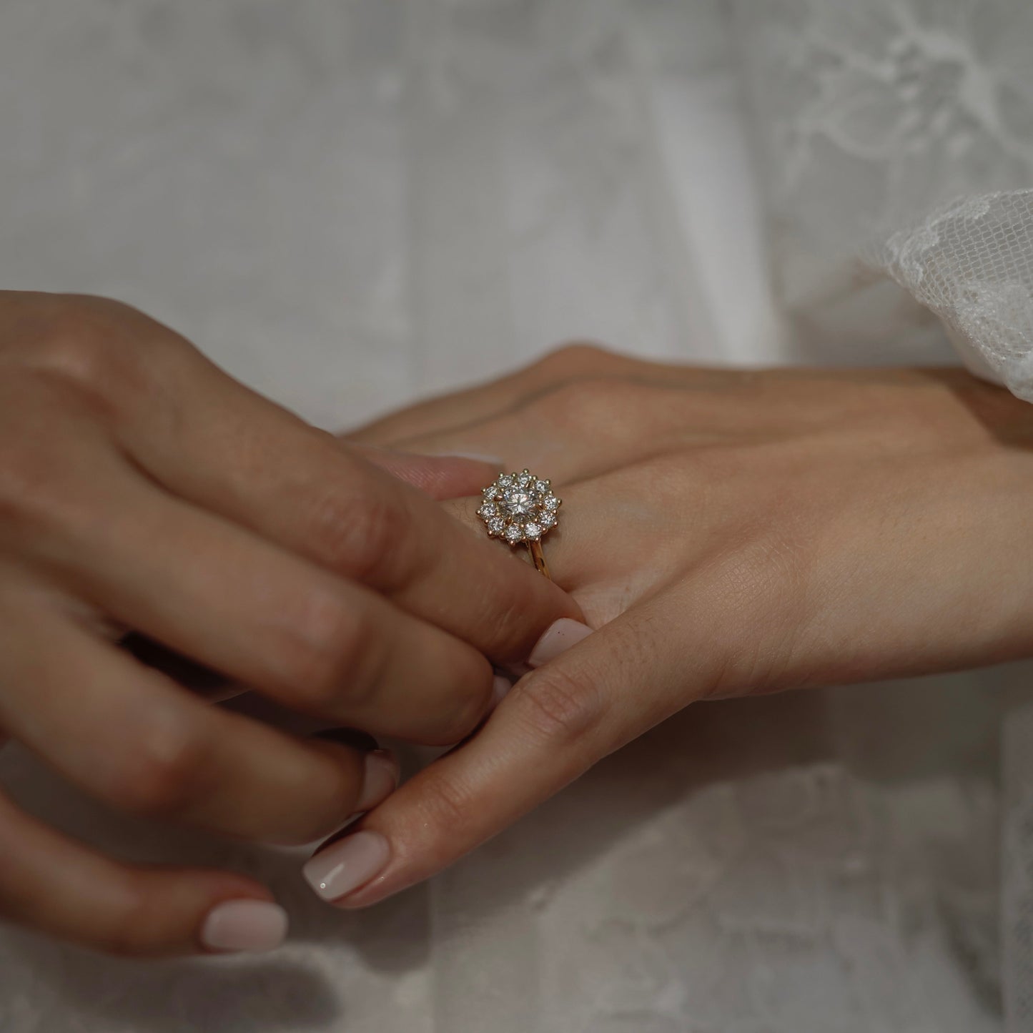 Stunning 0.5-1.5 CT Round Moissanite Engagement Ring With Halo Design
