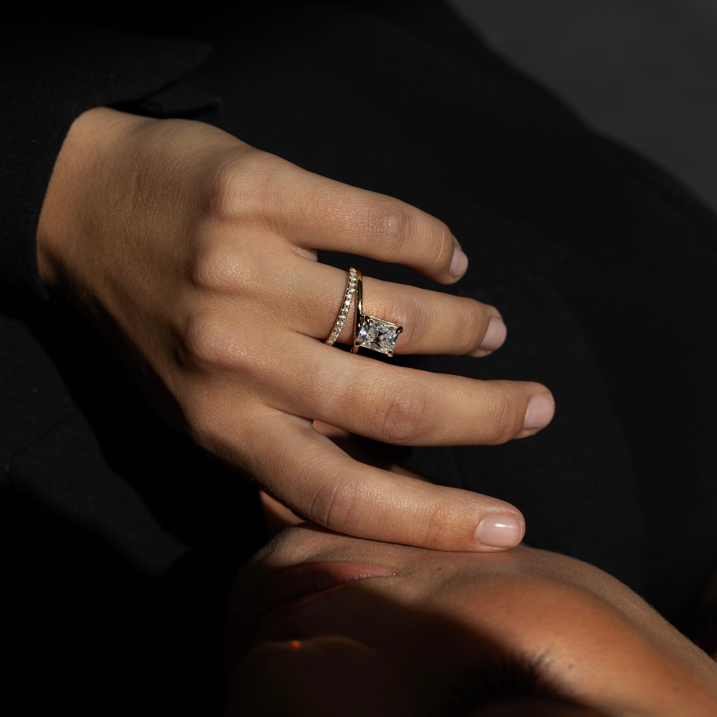 Stunning 1.5-2.5 CT Radiant Moissanite Engagement Ring with Solitaire & Double Band Design