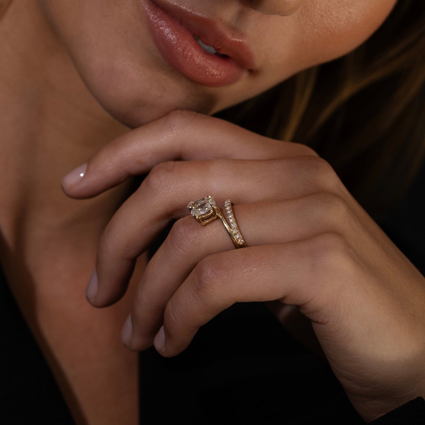 Stunning 1.5-2.5 CT Pear & Oval Moissanite Engagement Ring with Two Stone & Double Band Design