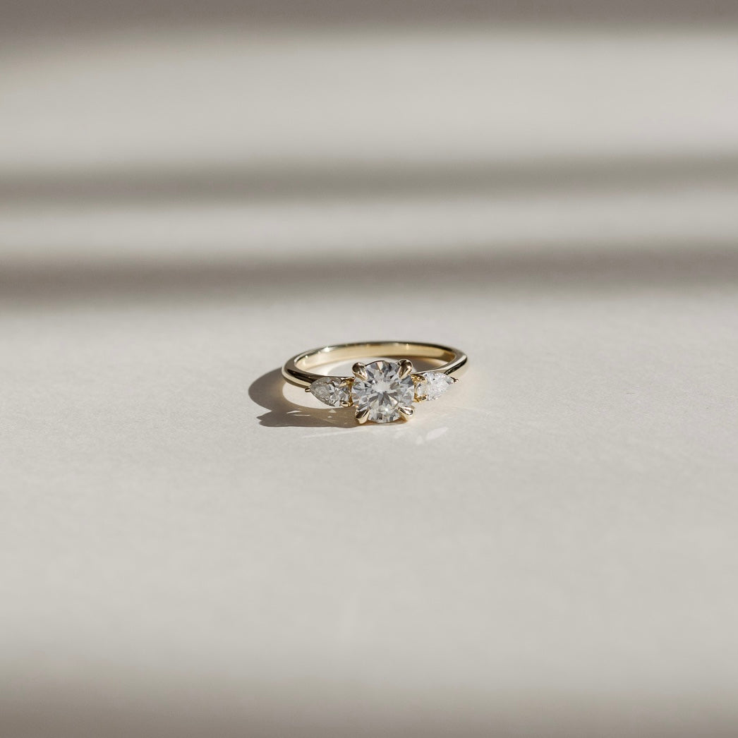 Stunning 0.5-1.50 CT Round Moissanite Engagement Ring with Three Stone Design