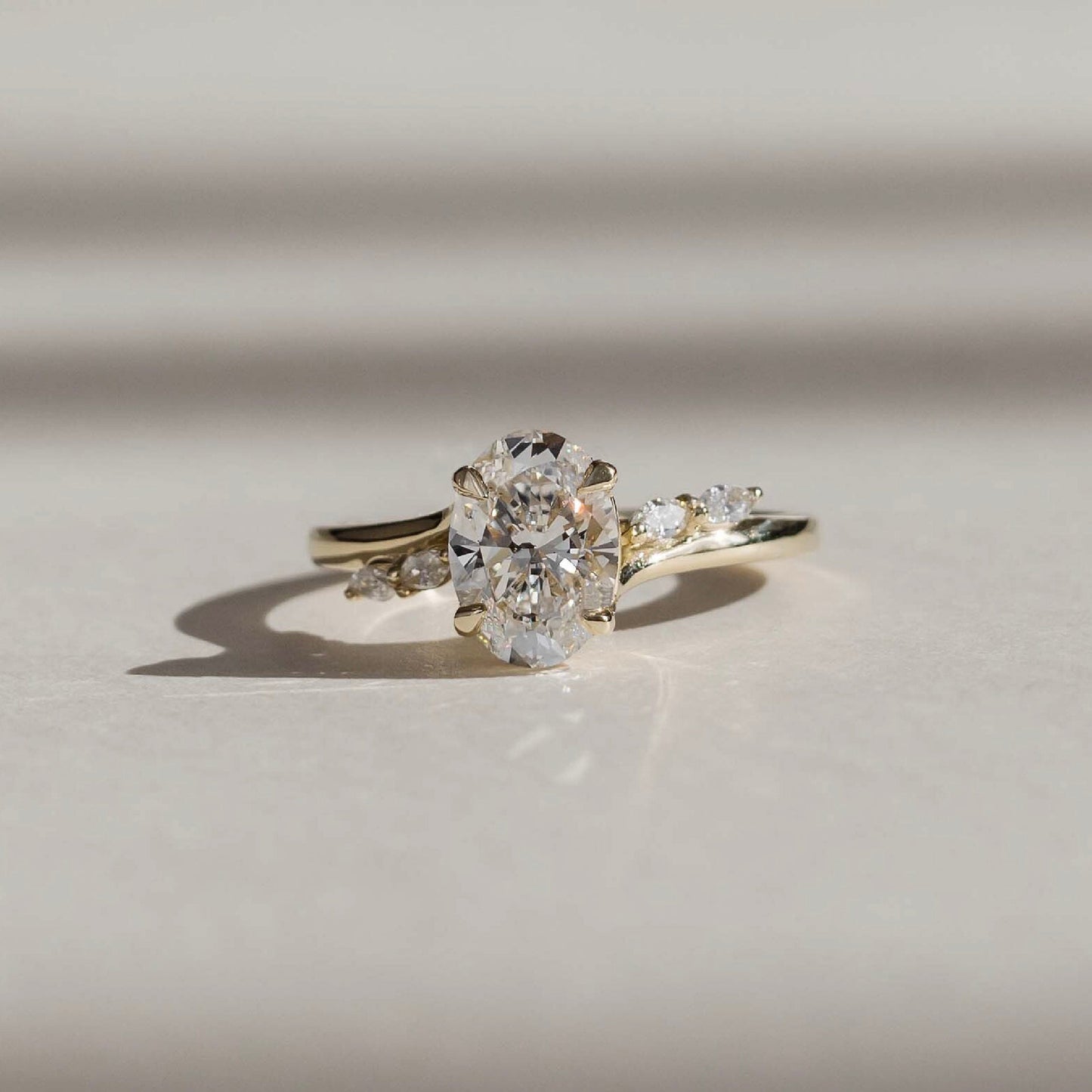 Stunning 1.0-2.0 CT Oval Moissanite Engagement Ring with Cluster Design