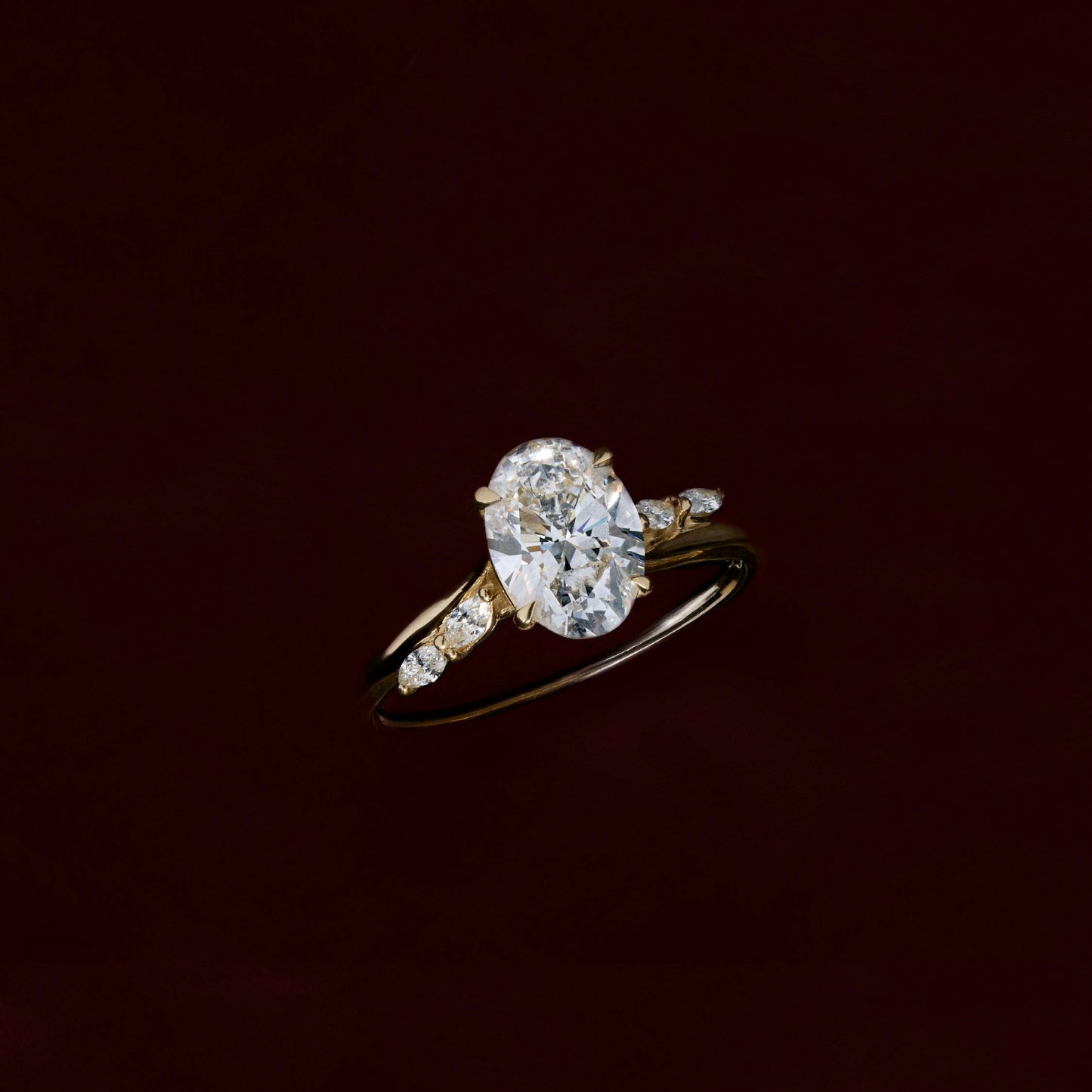 Stunning 1.0-2.0 CT Oval Moissanite Engagement Ring with Cluster Design