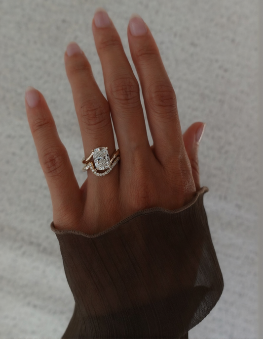 2.5 CT Elonagted Cushion Cut Minimal Pave Stacking Moissanite Bridal Ring Set