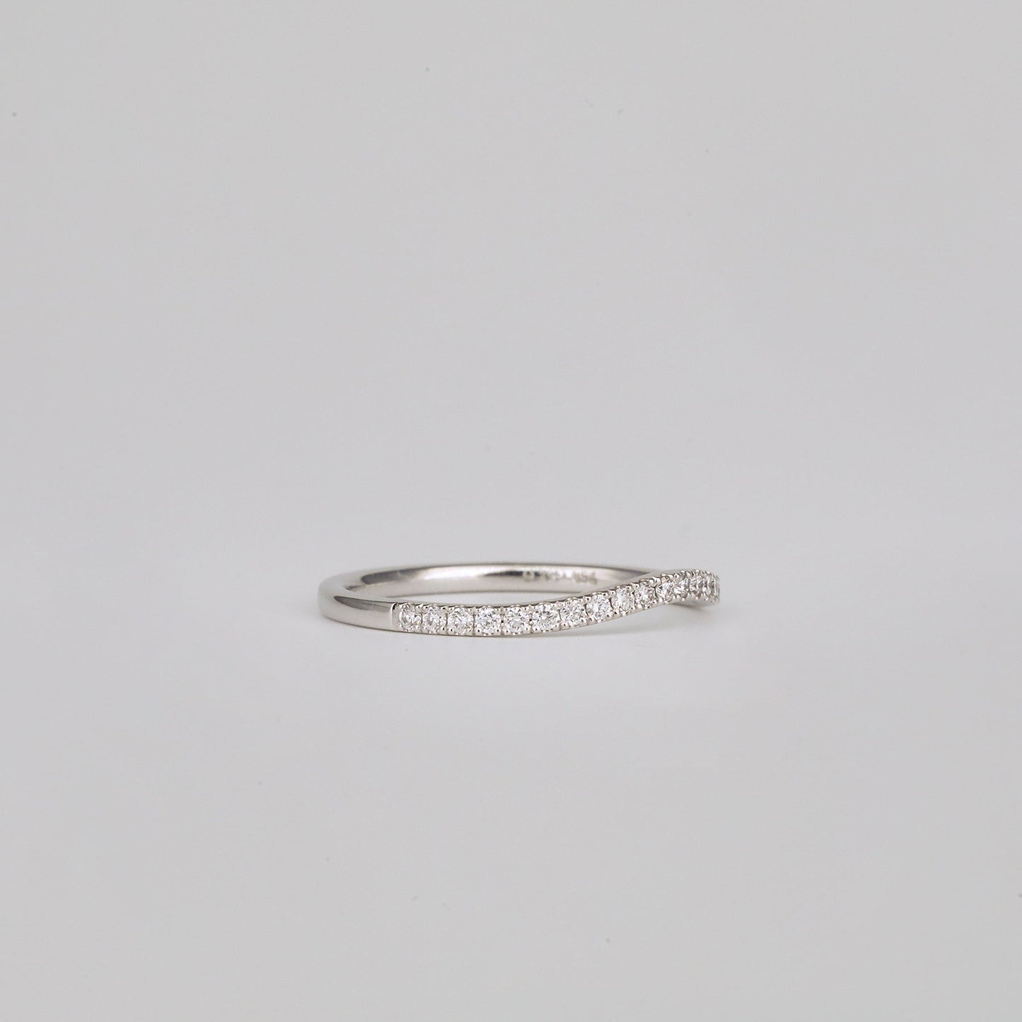 0.21 TCW Round Shaped Curved Moissanite Wedding Band