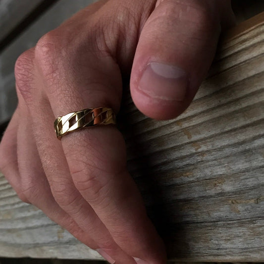 Cuban Chain Style Mens Wedding Band