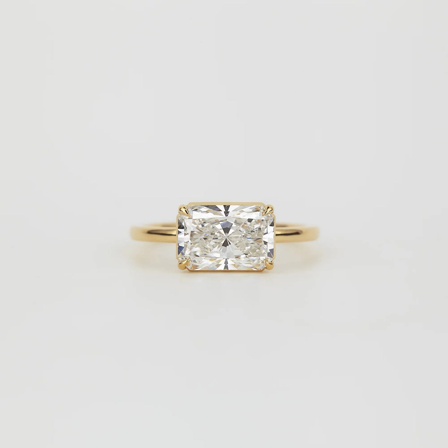 2.5 CT Radiant Shaped Solitaire Moissanite Engagement Ring