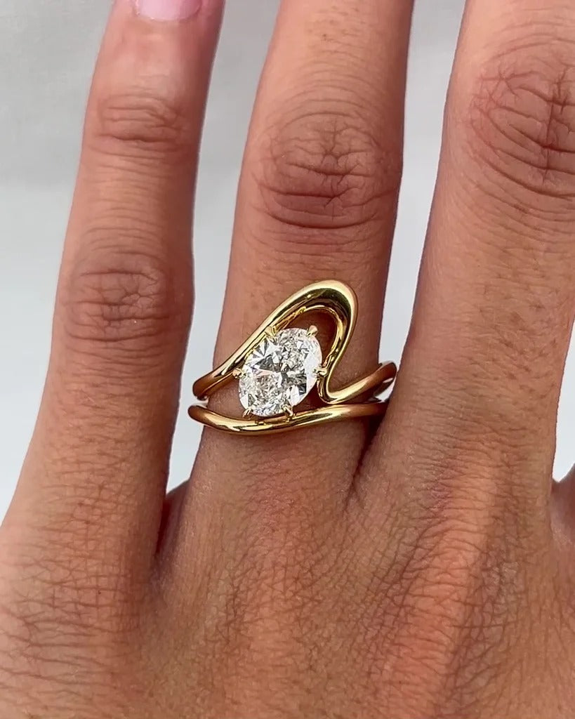 2.5 CT Oval Shaped Solitaire Moissanite Engagement Ring
