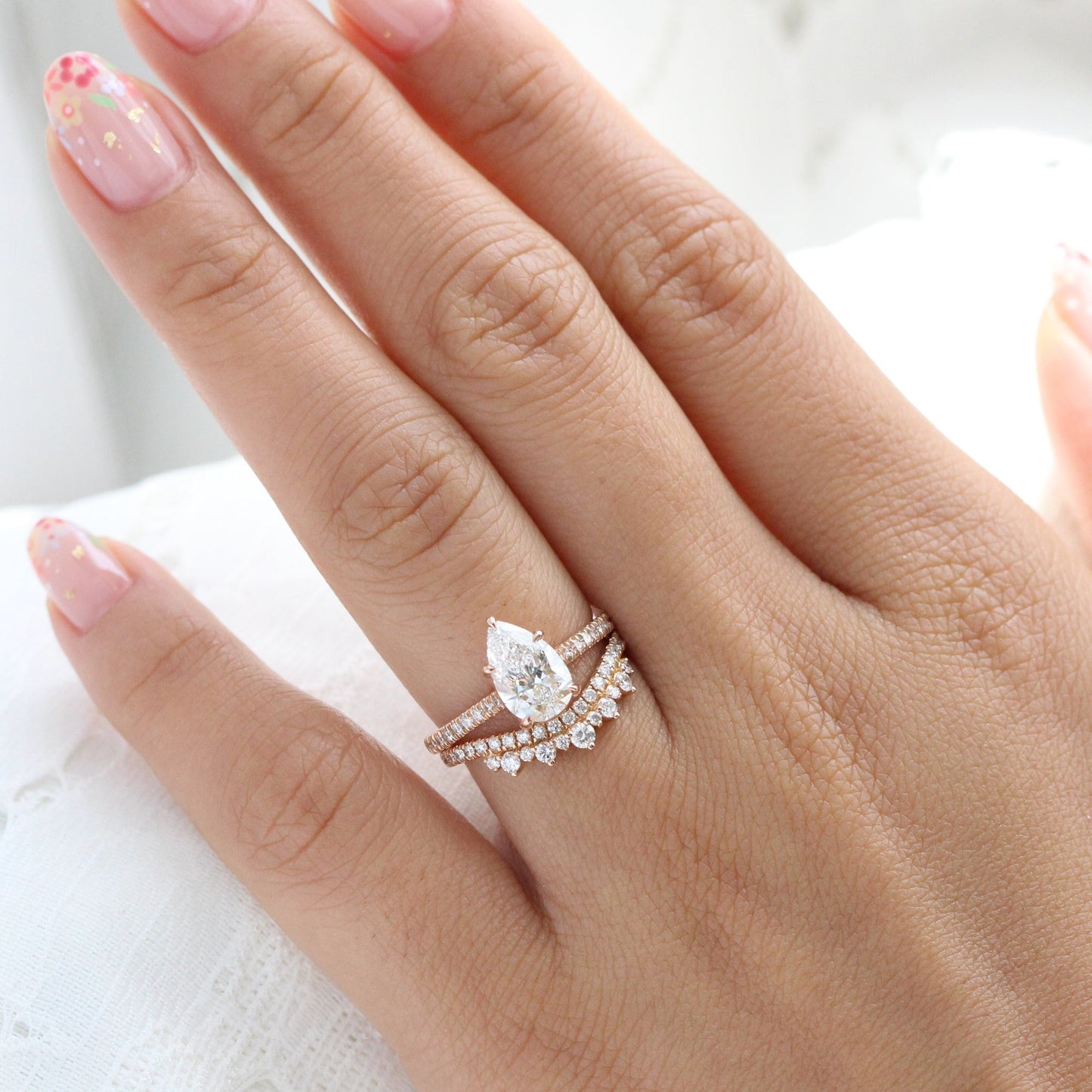 1.5 CT Pear Cut Curved Vintage Pave Moissanite Bridal Ring Set