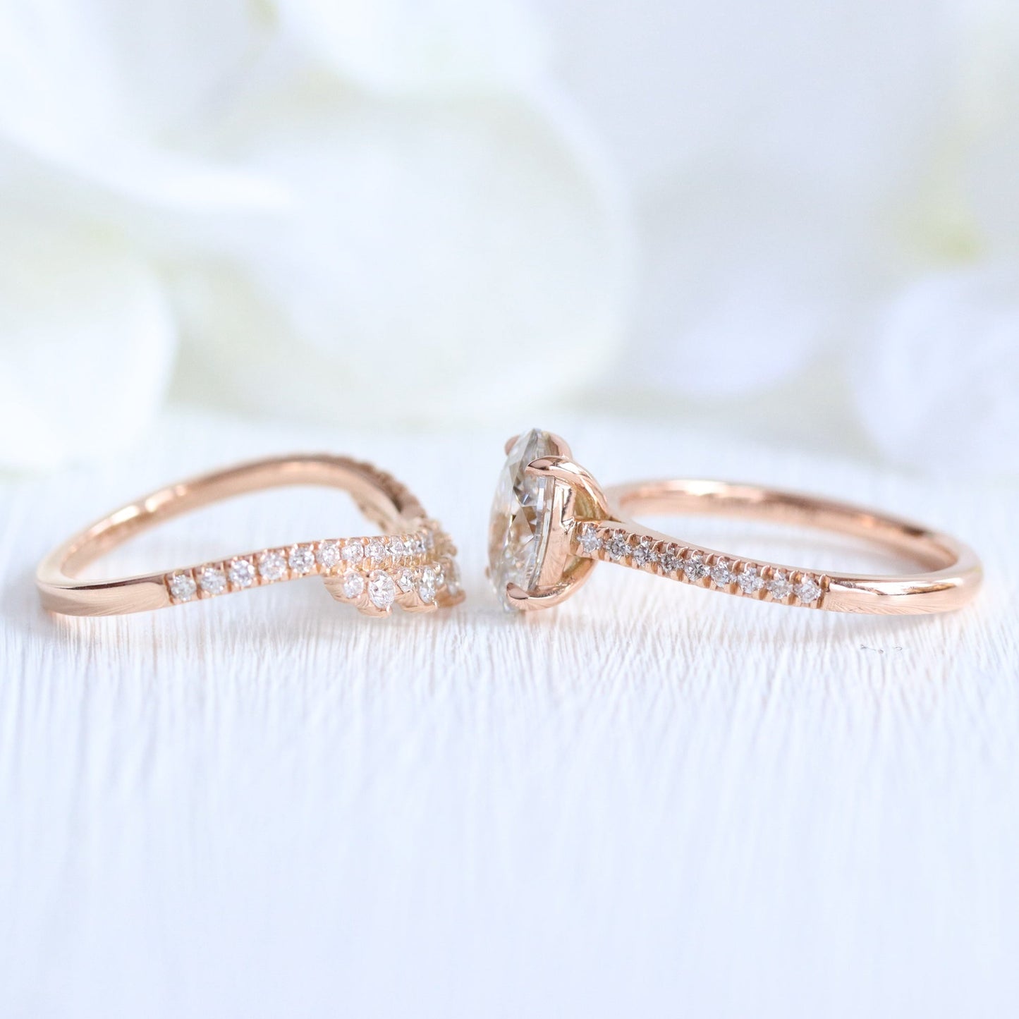 1.5 CT Oval Cut Curved Vintage Moissanite Bridal Ring Set