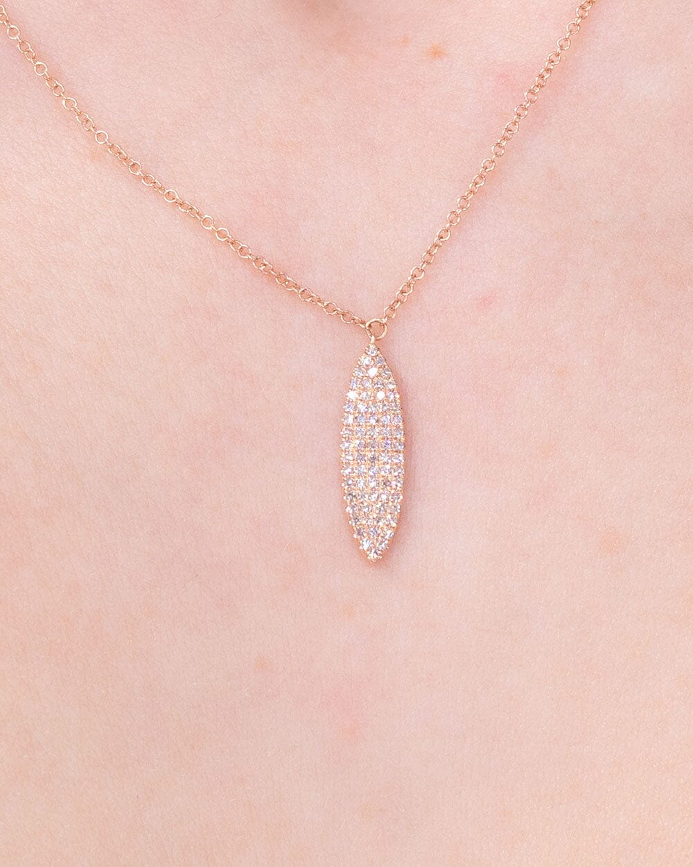 0.19 CT Round Leaf Pendant Moissanite Diamond Necklace in Solid Gold
