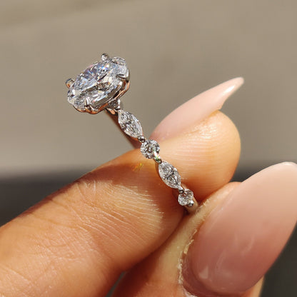 Oval Cut Engagement Ring In White Gold