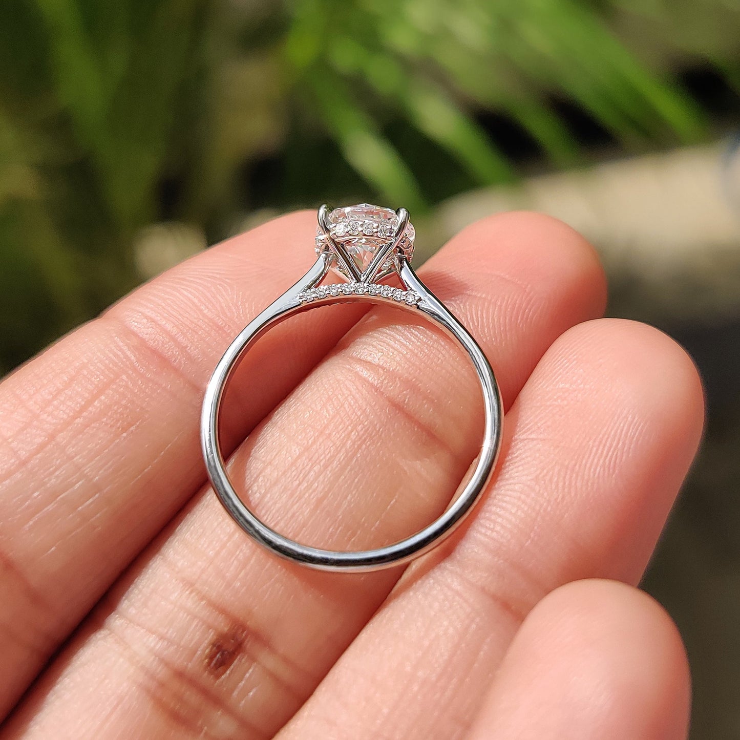 Round Cut Diamond Ring With Cathedral Setting