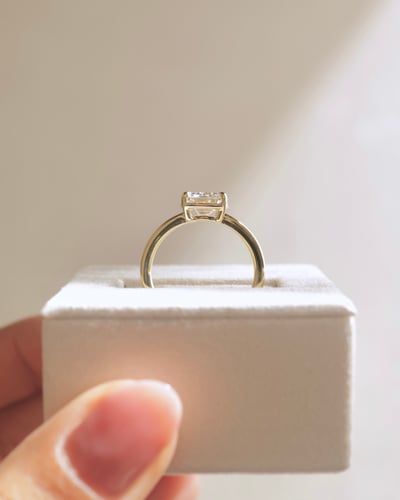 2 CT Emerald Solitaire Moissanite Diamond Engagement Ring