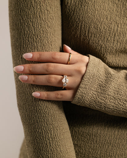 2 CT Oval Cut Three Stones Moissanite Engagement Ring