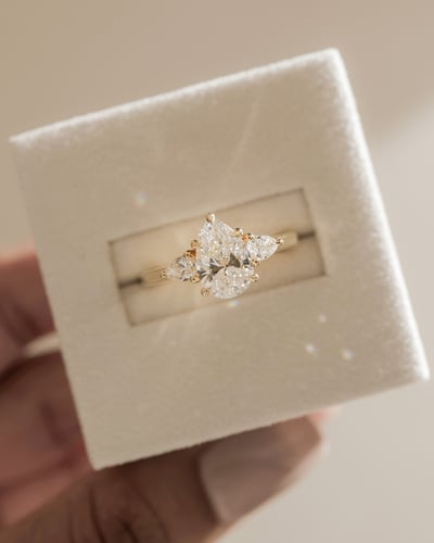 2.0 CT Pear Cut Three Stones Moissanite Diamond Engagement Ring