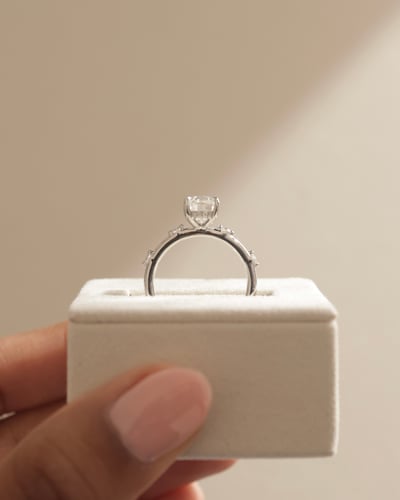 2.0 CT Oval Dainty Moissanite Engagement Ring