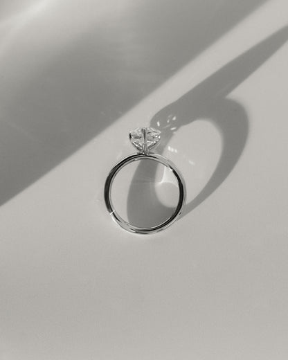 2.0 CT Pear Solitaire Moissanite Diamond Engagement Ring