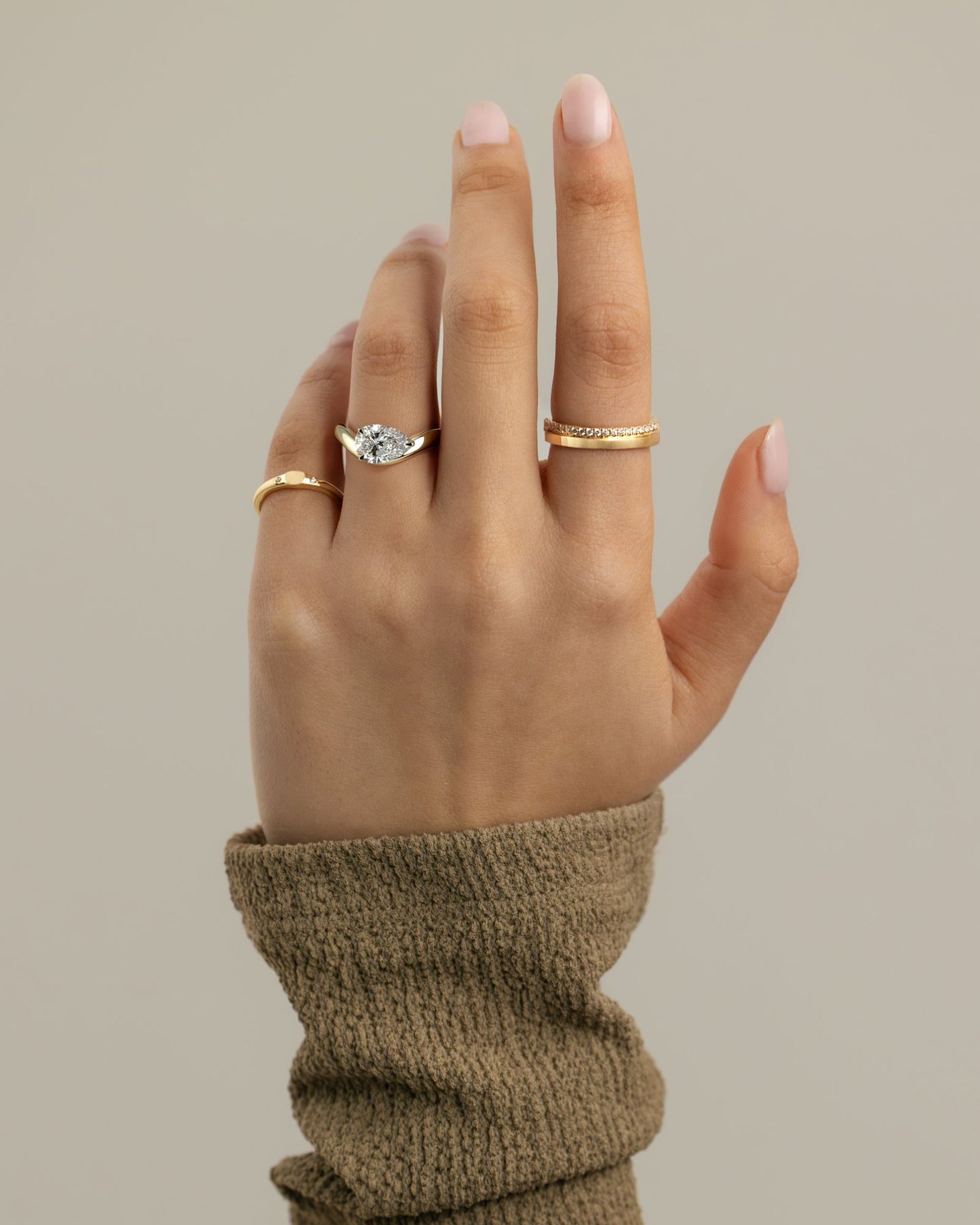 2.0 CT Pear Curved & Solitaire Moissanite Engagement Ring