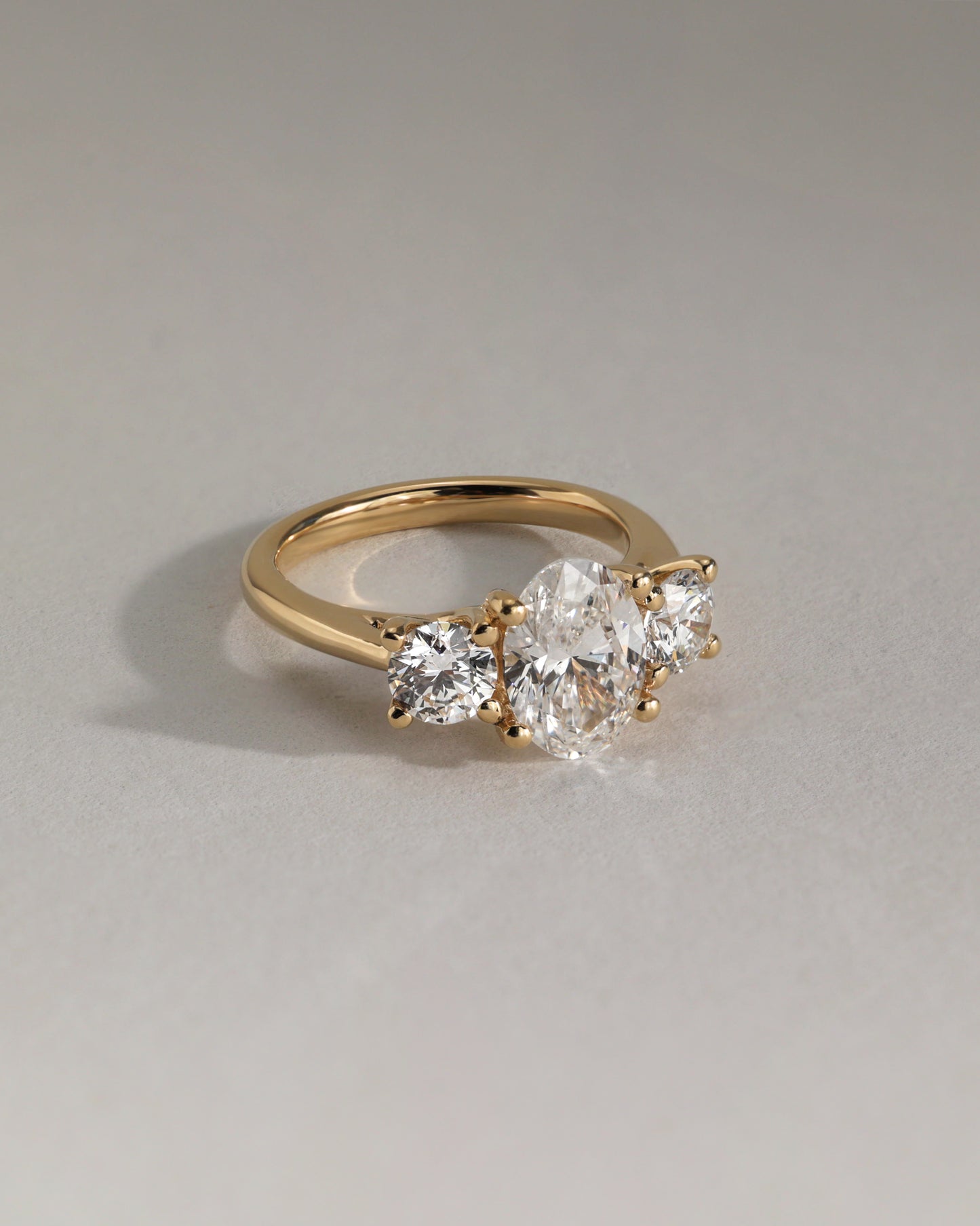 2 CT Oval Cut Three Stones Moissanite Engagement Ring