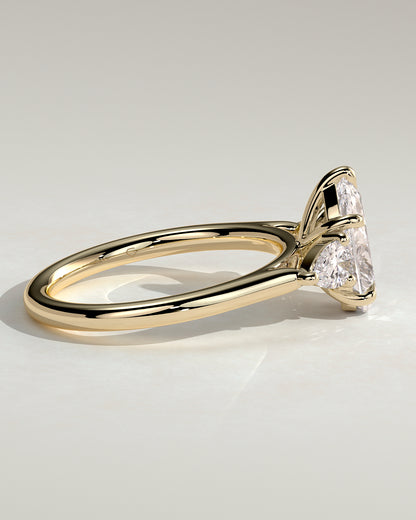 2.0 CT Pear Cut Three Stones Moissanite Diamond Engagement Ring