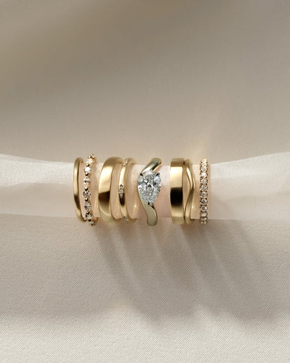 2.0 CT Pear Curved & Solitaire Moissanite Engagement Ring