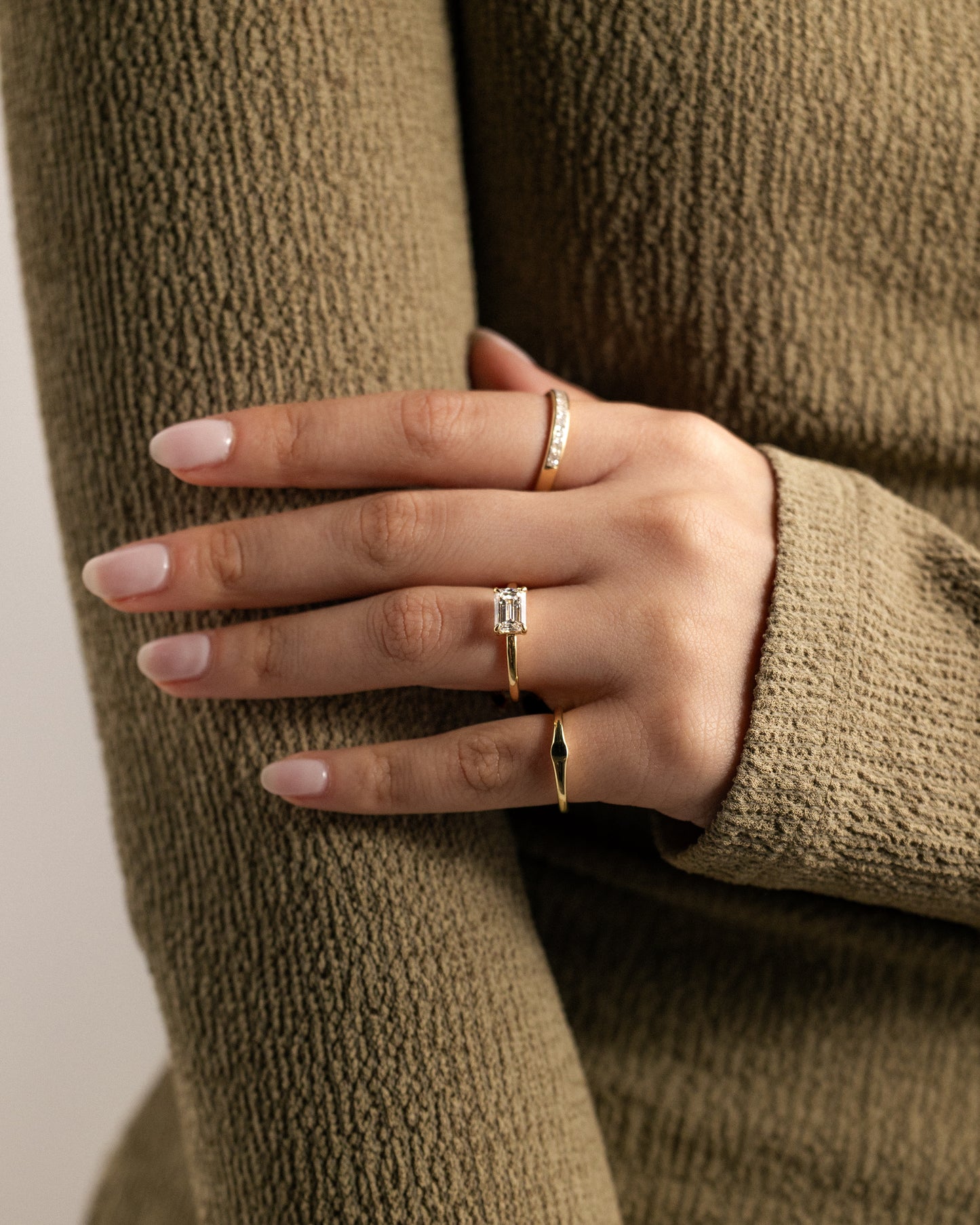 2.0 CT Emerald East West Solitaire Moissanite Engagement Ring