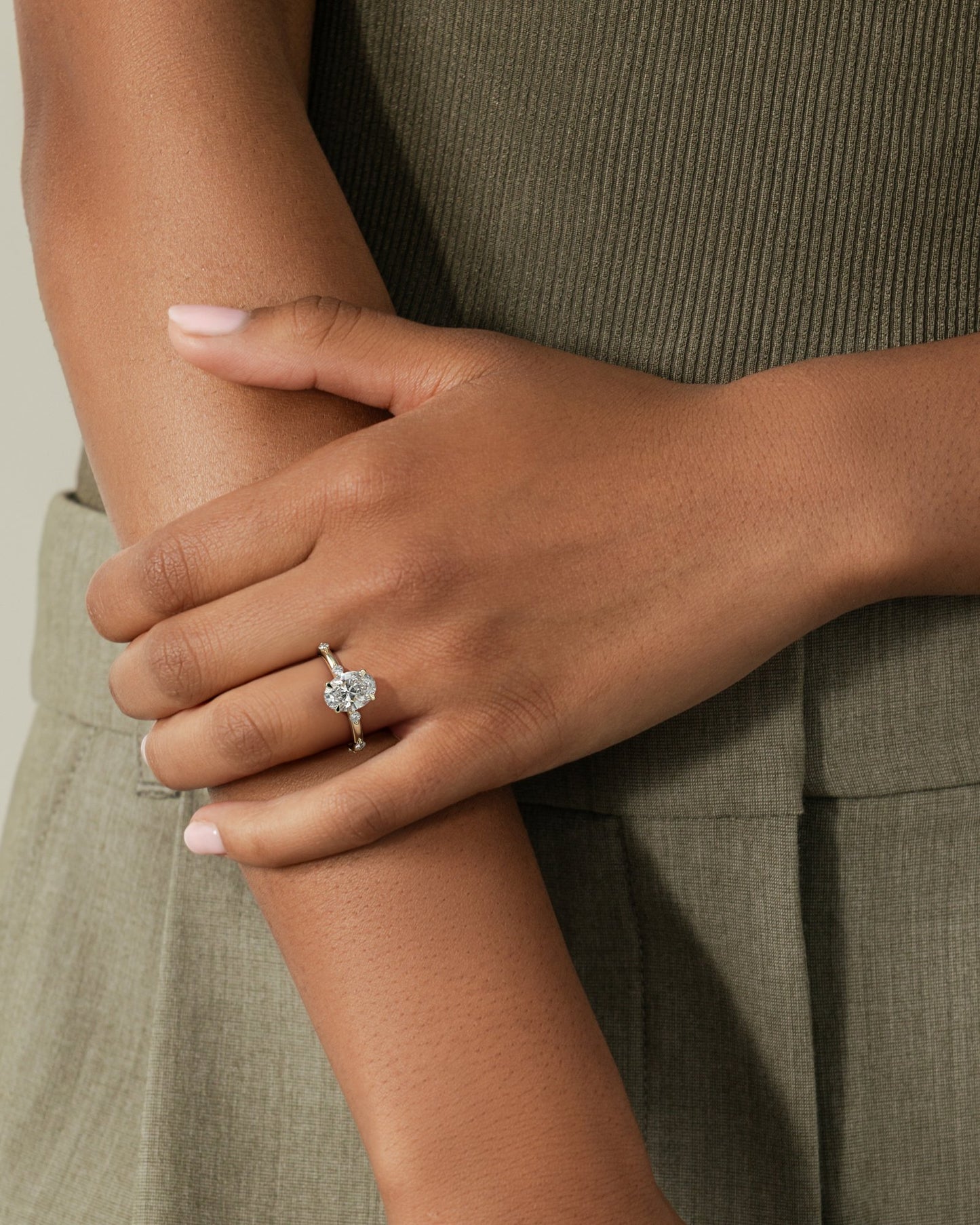 2.0 CT Oval Dainty Moissanite Engagement Ring