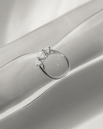 2 CT Oval Cut Three Stones Moissanite Engagement Ring