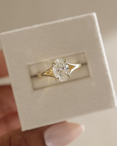 2.0 CT Oval Split Shank & Solitaire Moissanite Engagement Ring