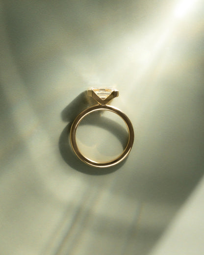 2 CT Emerald Cut East-West Solitaire Moissanite Engagement Ring