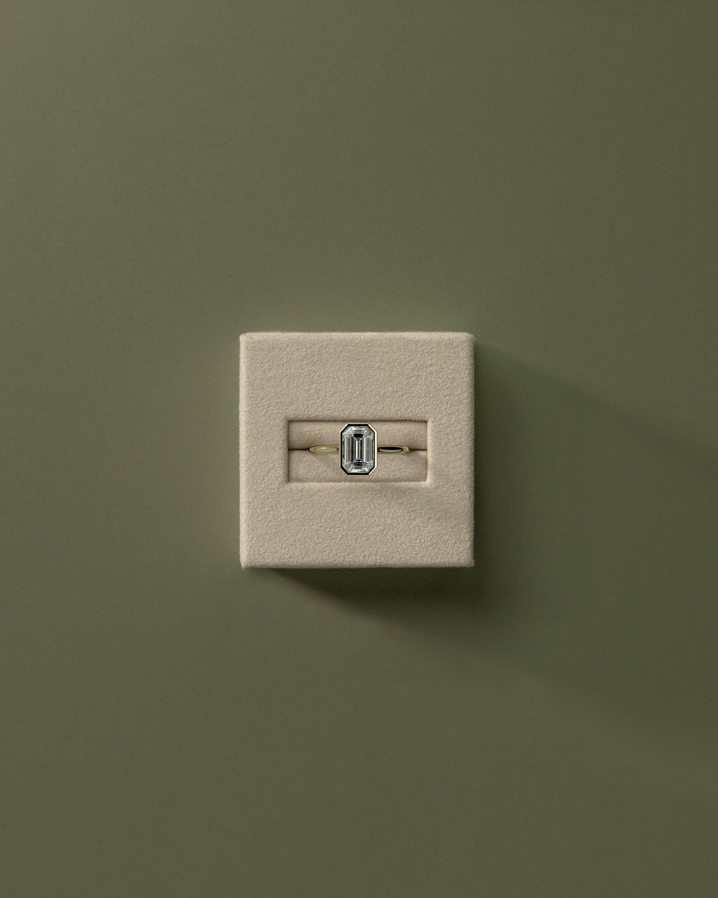 2.0 CT Emerald Cathedral & Bezel Moissanite Engagement Ring