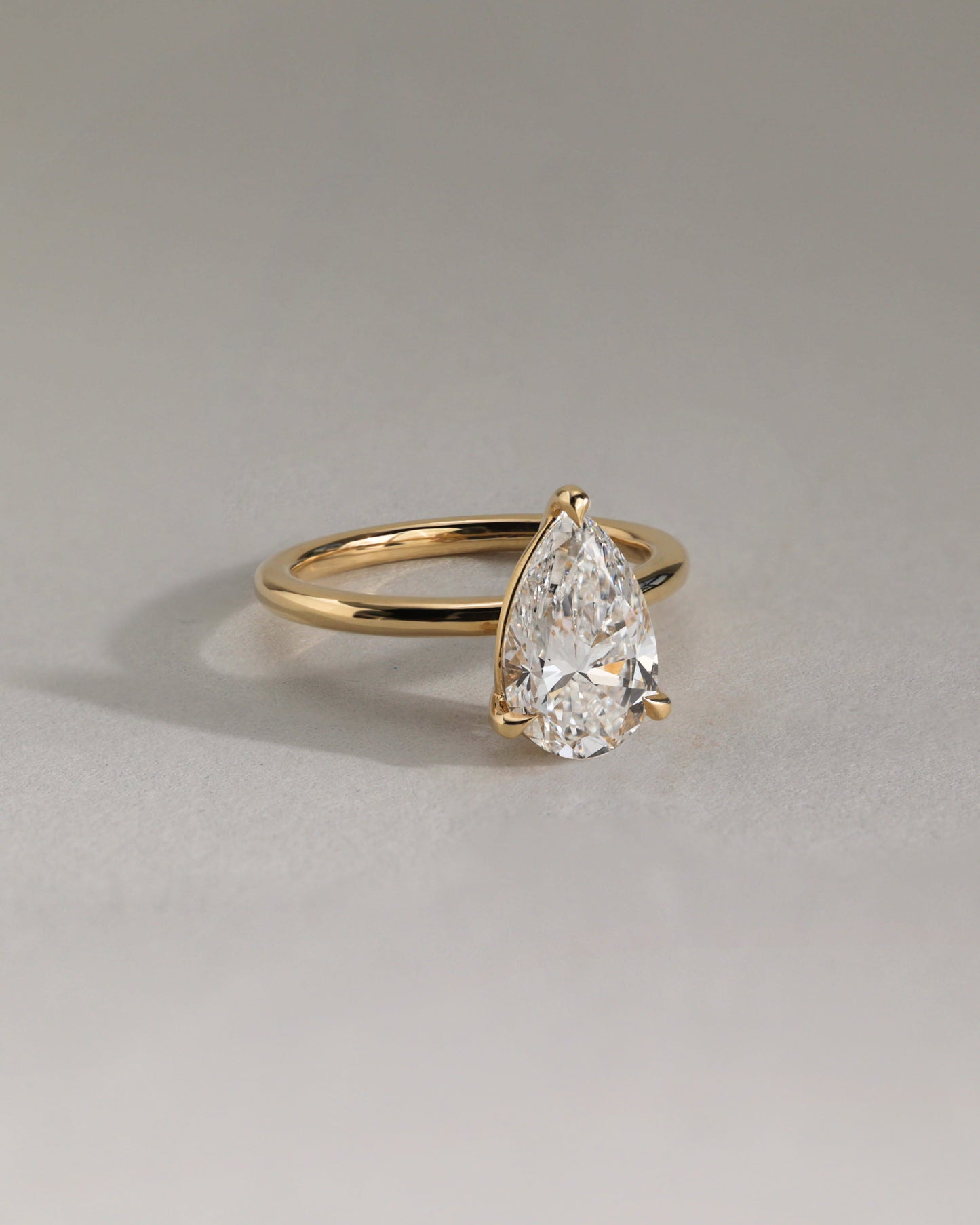 2.0 CT Pear Solitaire Moissanite Diamond Engagement Ring