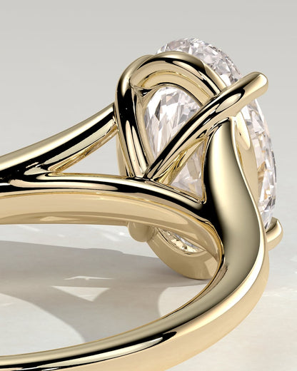 2.0 CT Oval Split Shank & Solitaire Moissanite Engagement Ring