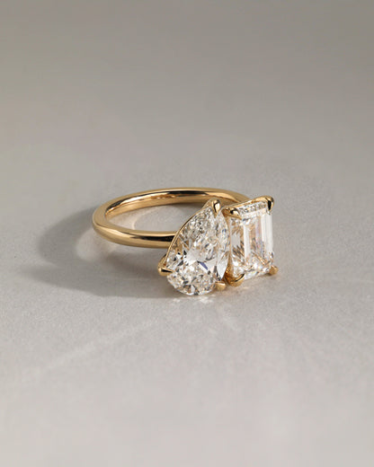 3.3 CT Emerald & Pear Cut Toi Et Moi Moissanite Engagement Ring