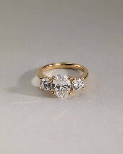 2 CT Oval Cut Three Stones Moissanite Engagement Ring