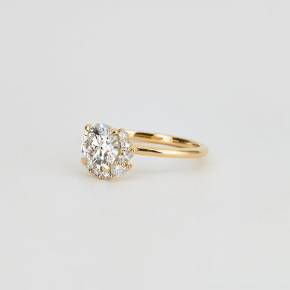 1.24 CT Round Shaped Cluster Moissanite Engagement Ring